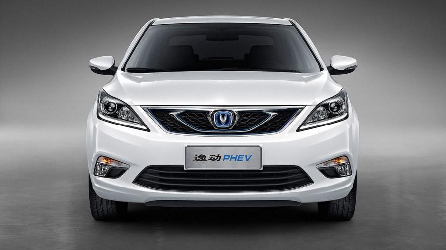  ChangAn Eado PHEV 2017 года  (фото 3 из 3)